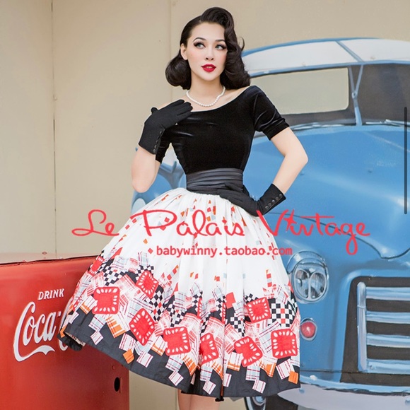 Le Palais Vintage skirt (New with tag) Size S - Picture 2 of 7